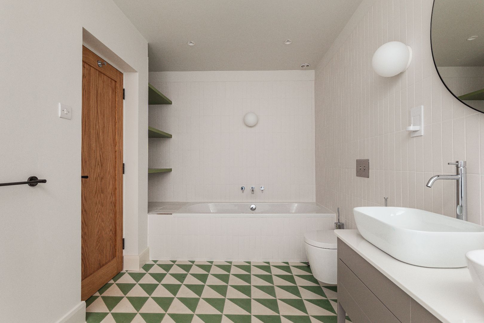 Linden Lea - Bathroom 2b.jpg